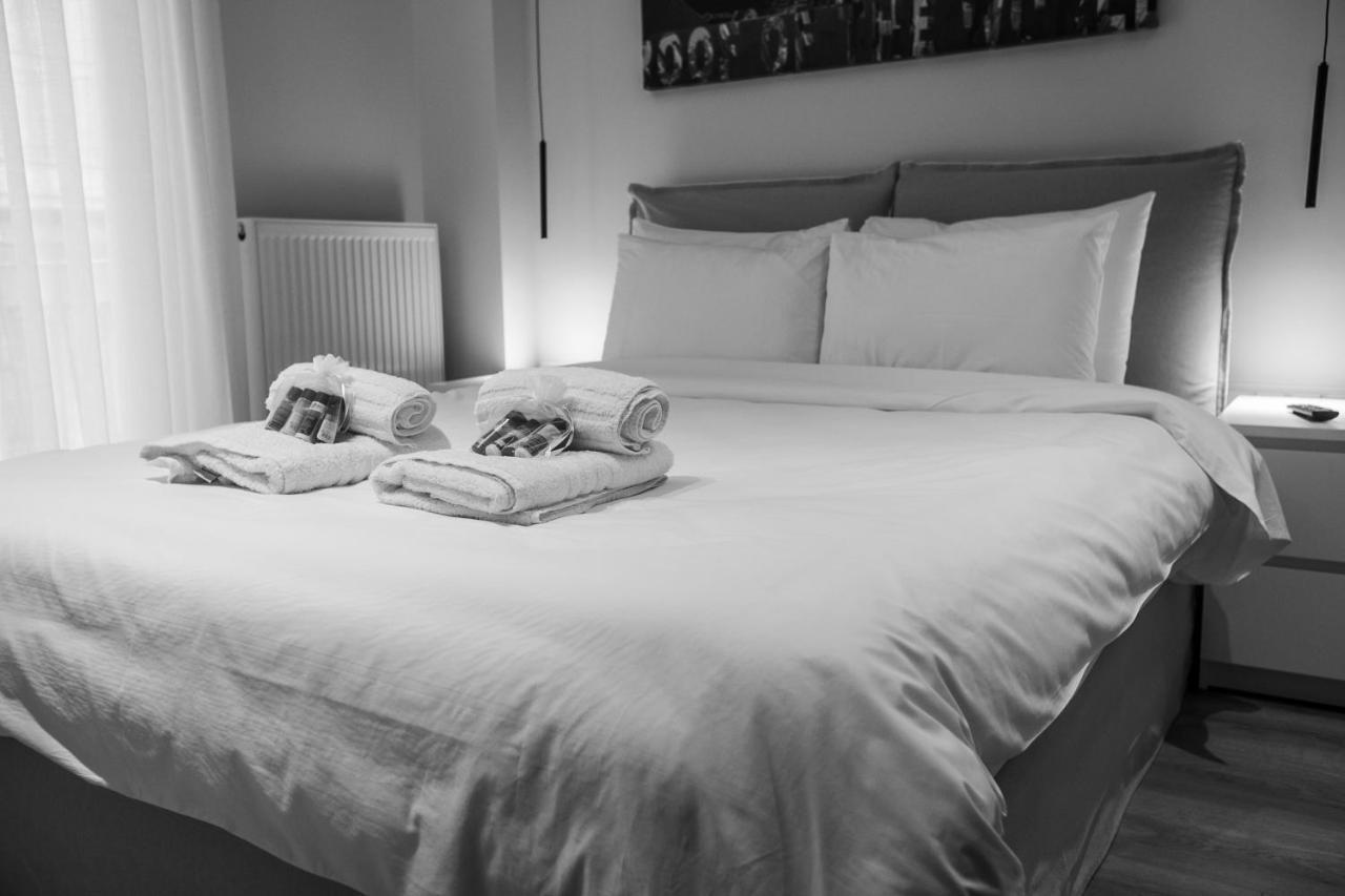The Lux2 A Gorgeous Apartment เทสซาโลนิกิ ภายนอก รูปภาพ