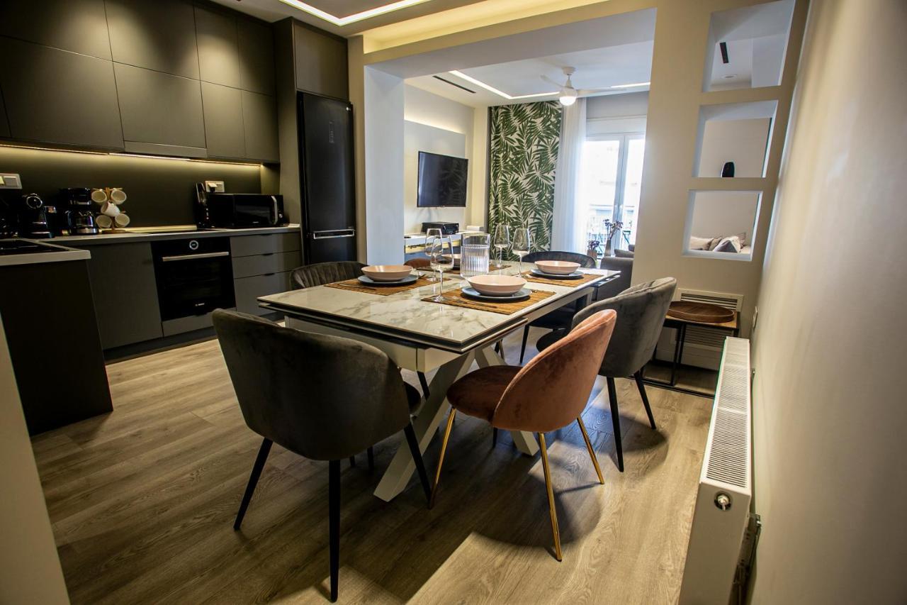 The Lux2 A Gorgeous Apartment เทสซาโลนิกิ ภายนอก รูปภาพ