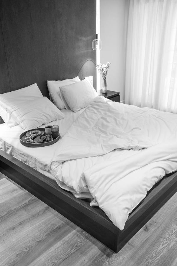 The Lux2 A Gorgeous Apartment เทสซาโลนิกิ ภายนอก รูปภาพ