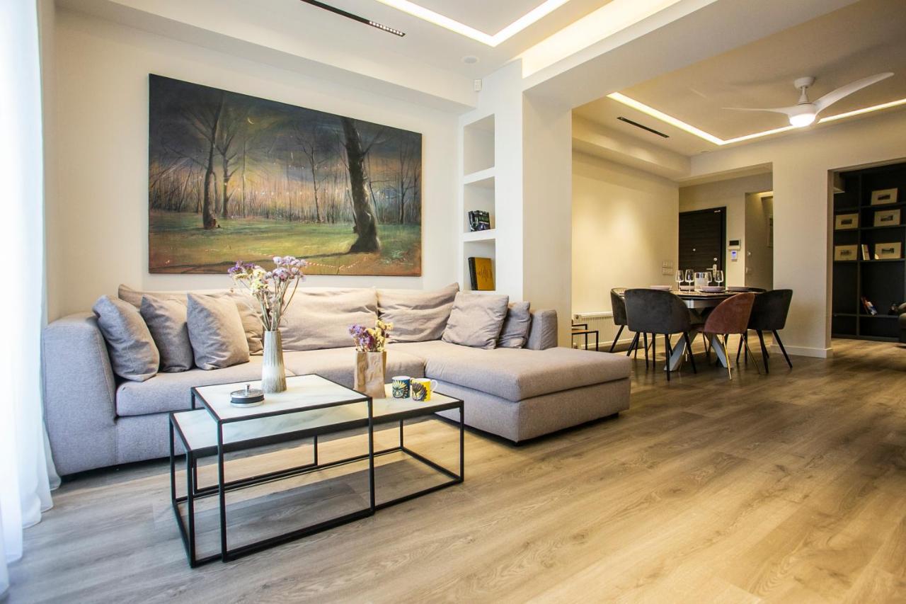 The Lux2 A Gorgeous Apartment เทสซาโลนิกิ ภายนอก รูปภาพ