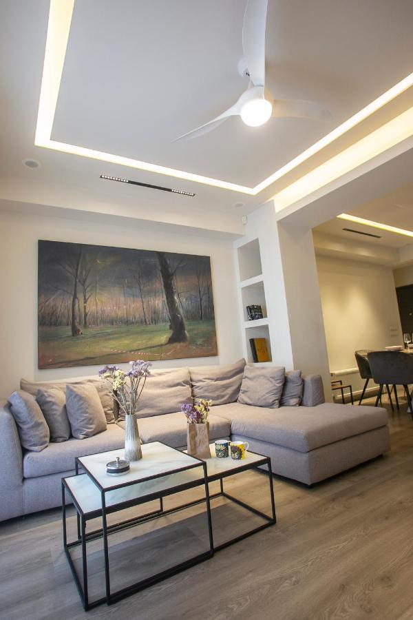 The Lux2 A Gorgeous Apartment เทสซาโลนิกิ ภายนอก รูปภาพ