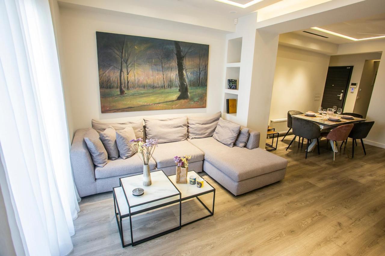 The Lux2 A Gorgeous Apartment เทสซาโลนิกิ ภายนอก รูปภาพ